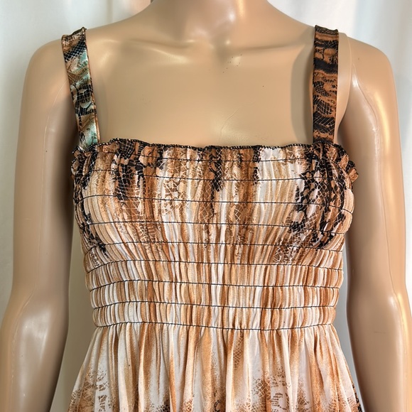 Sleeveless extra large, gorgeous dress by romantic sini has multi colors - Picture 4 of 11